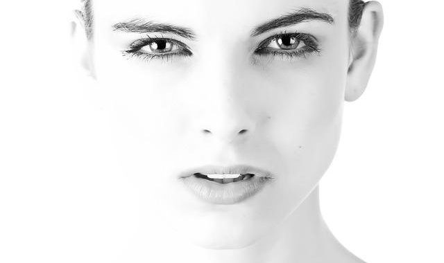 L’avanzare dell'età tende ad influire sulla bellezza soprattutto della pelle del viso e del collo. Uno dei rimedi più utilizzati per limitare i danni sono le creme anti-age.